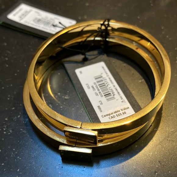 kate spade- Never A Dull Moment Idiom Bangle in Gold. NWT. 2 Available. - Picture 1 of 6